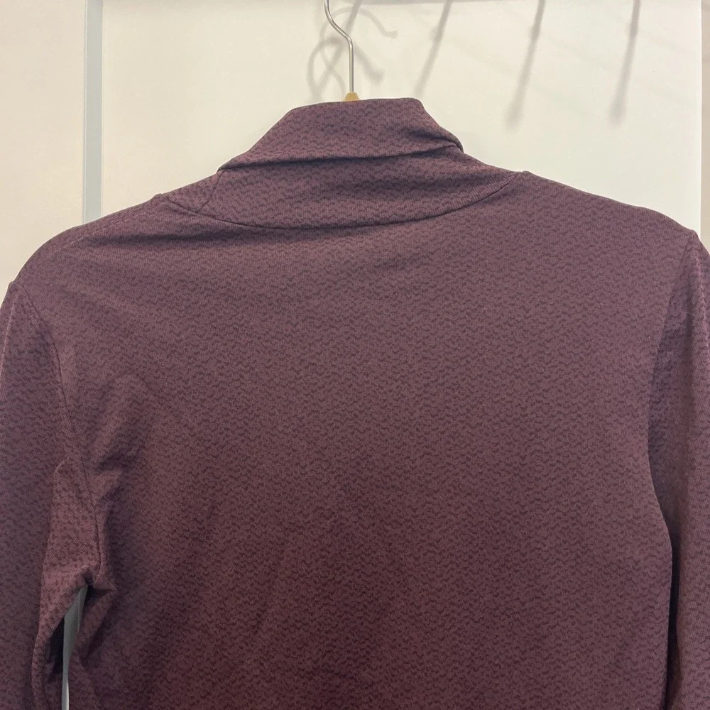 Athleta Women's Flurry Peak Turtleneck Antique Burgundy‎ Red Black Size Medium
